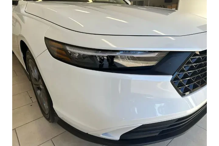 $25892 : Honda Accord 2024 EX 4dr Sed image 9