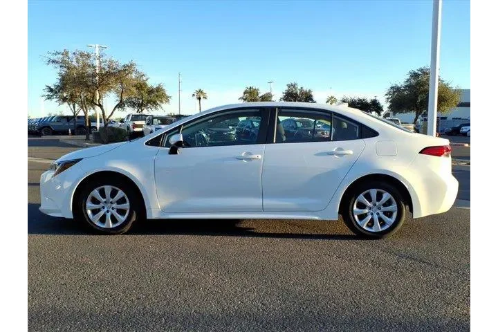 $19900 : Toyota Corolla 2024 LE 4dr S image 2