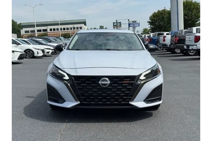 $19299 : Nissan Altima 2023 2.5 SR 4d image 9