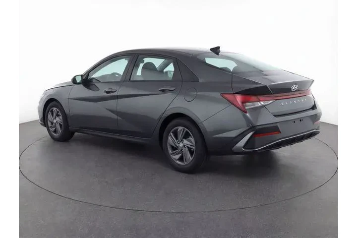 $16000 : Hyundai ELANTRA 2024 SE 4dr image 3