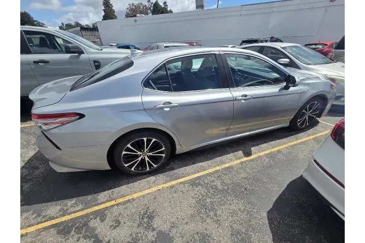 $18950 : Toyota Camry Hybrid 2018 SE image 6