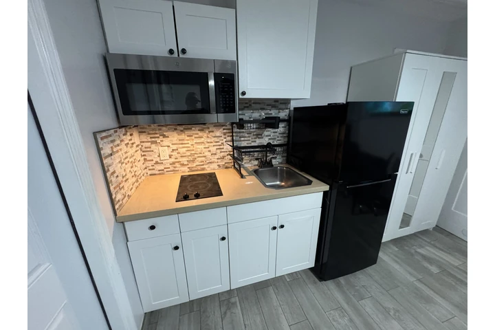 $1200 : Se Renta apt. Studio Amueblado image 6