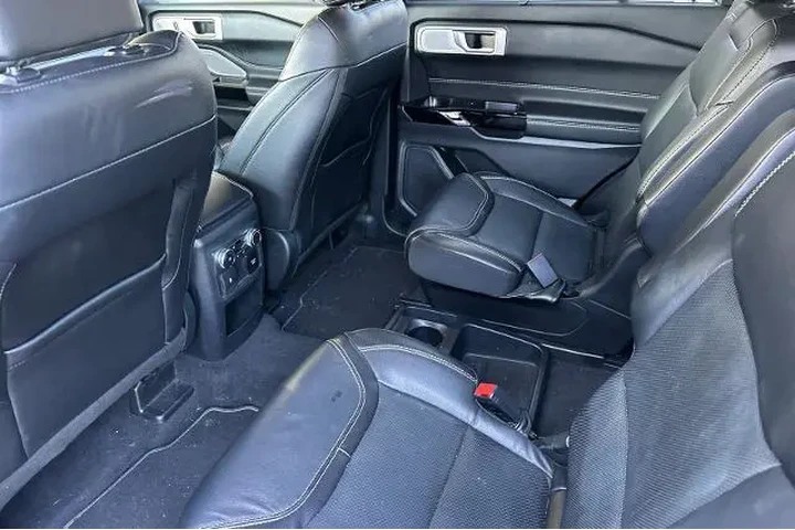 $34249 : Ford Explorer 2021 AWD ST 4d image 7