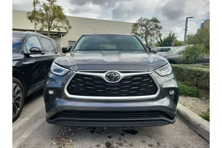 $28990 : Toyota Highlander 2021 XLE 4 image 2