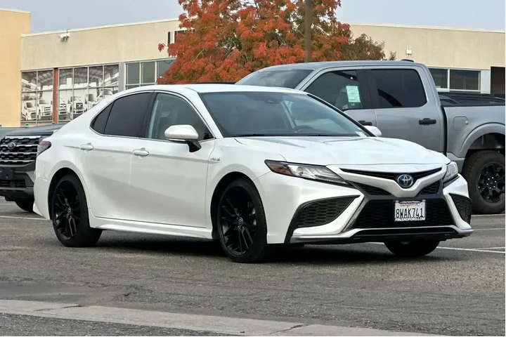 $25497 : Toyota Camry Hybrid 2021 XSE image 9