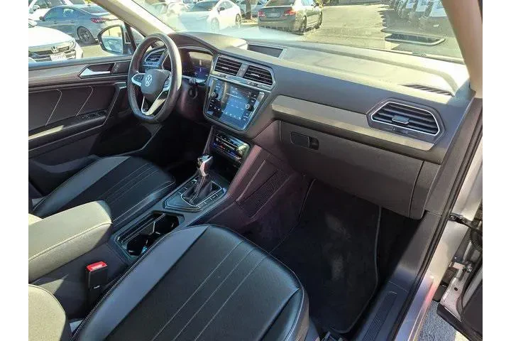 $23499 : Volkswagen Tiguan 2023 SE 4d image 10