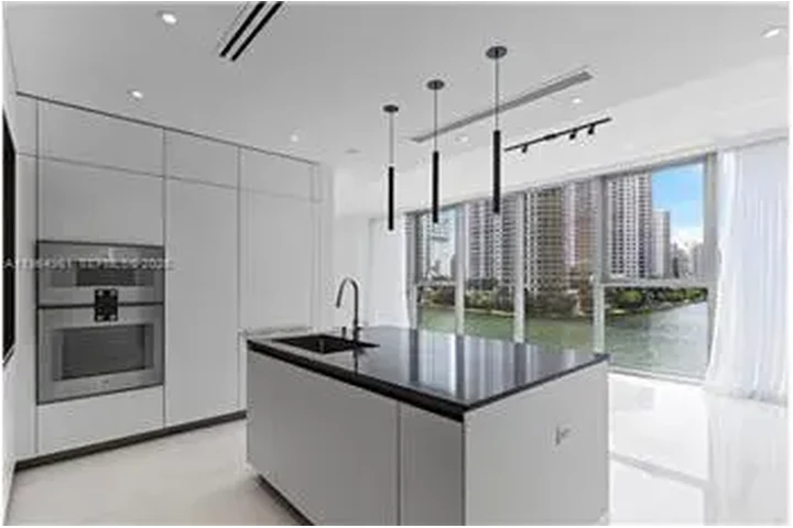 $16500 : Rental property with 2 bedro image 1