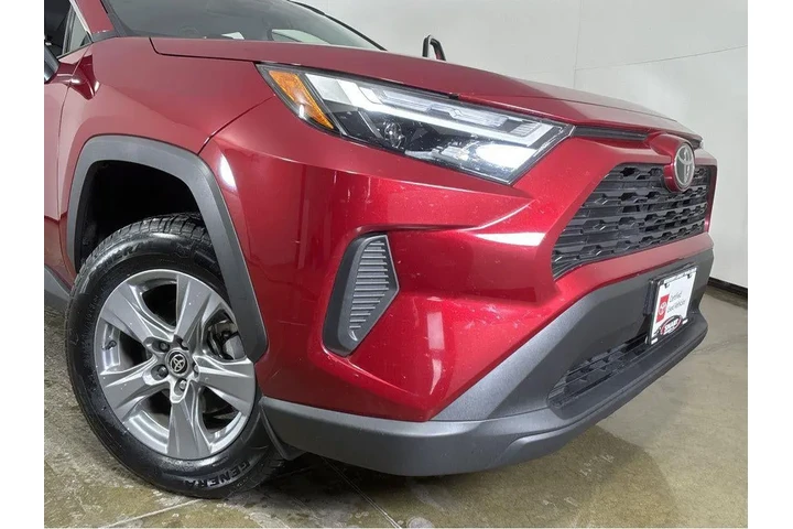 $31188 : Gold Certified2025 RAV4 HYBRI image 9