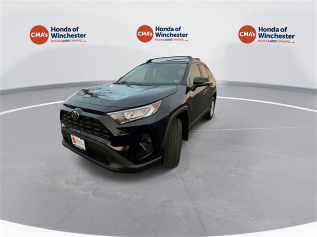 $29100 : PRE-OWNED 2021 TOYOTA RAV4 XLE image 3
