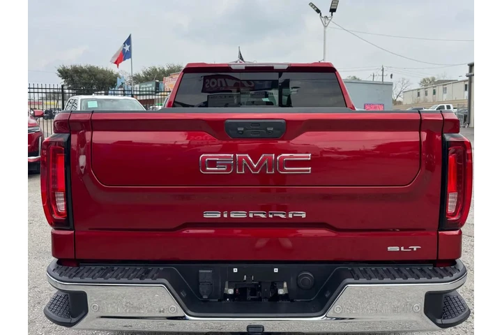 2024 GMC Sierra 1500 SLT Crew image 5