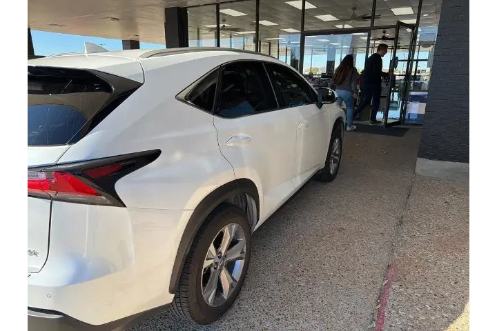 $22975 : Lexus NX 200t 2017 4dr Cross image 4