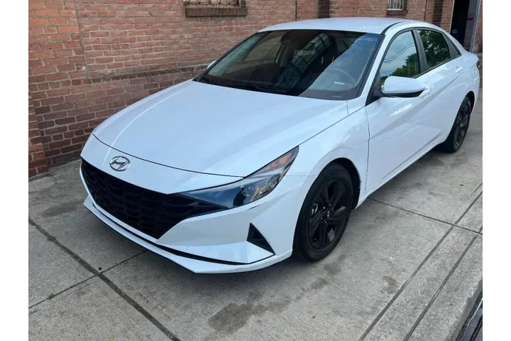 $18999 : 2021 Elantra SEL image 1