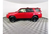$33900 : Toyota 4Runner 2021 4x2 SR5 thumbnail