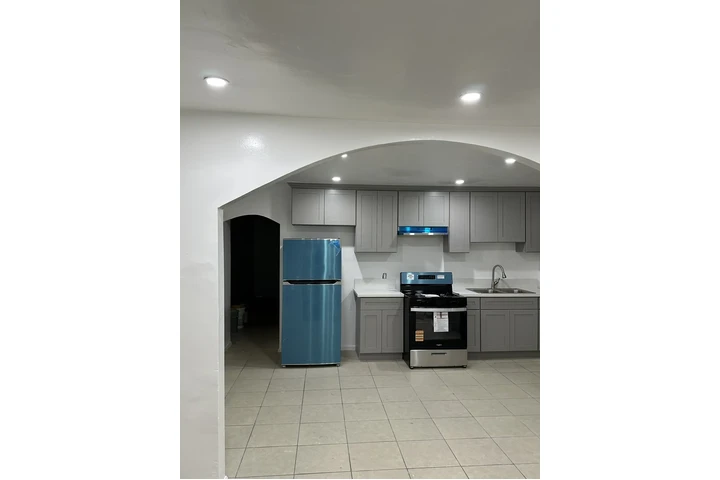 $2500 : RENTO APT EN HUNTINTONG PARK image 6