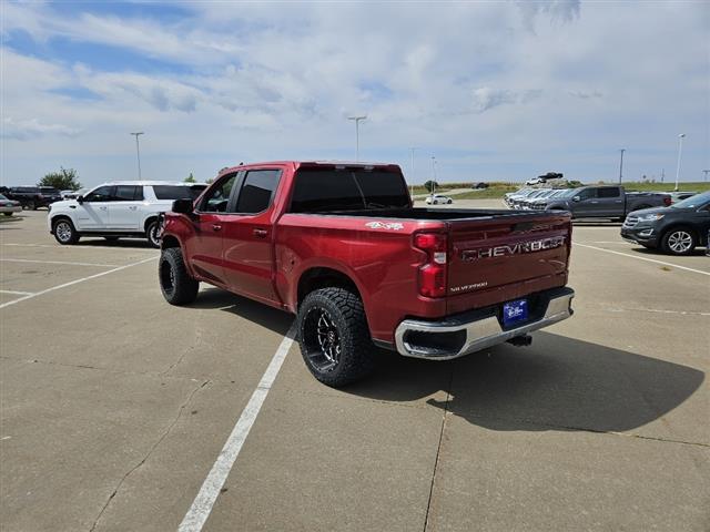 $27994 : Pre-Owned 2019 Silverado 1500 image 2