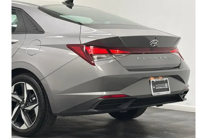 $18000 : Hyundai ELANTRA 2023 SEL 4dr image 7