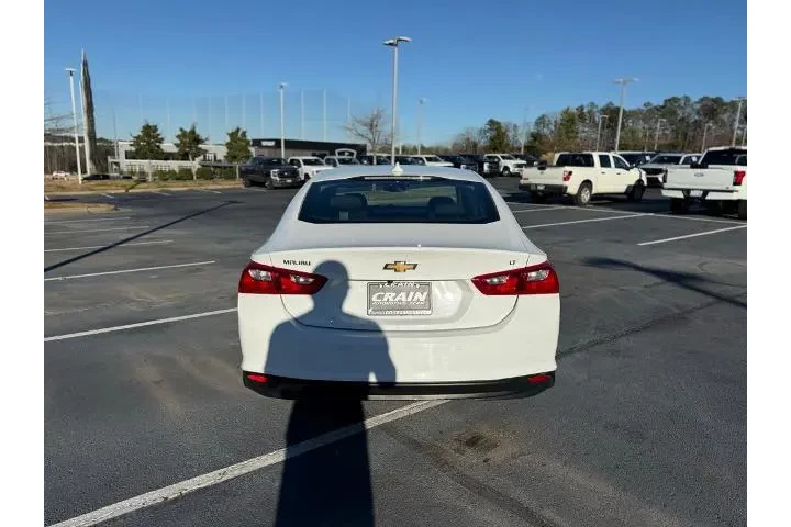$19352 : Chevrolet Malibu 2024 LT 4dr image 6