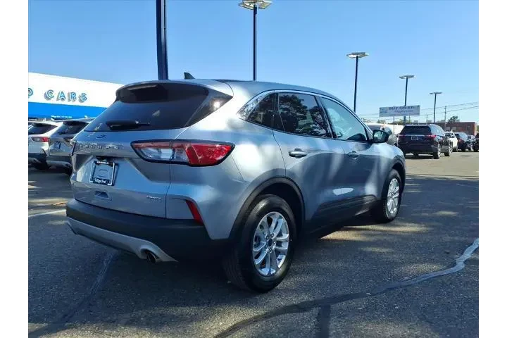 $21580 : Ford Escape 2022 AWD SE 4dr image 6