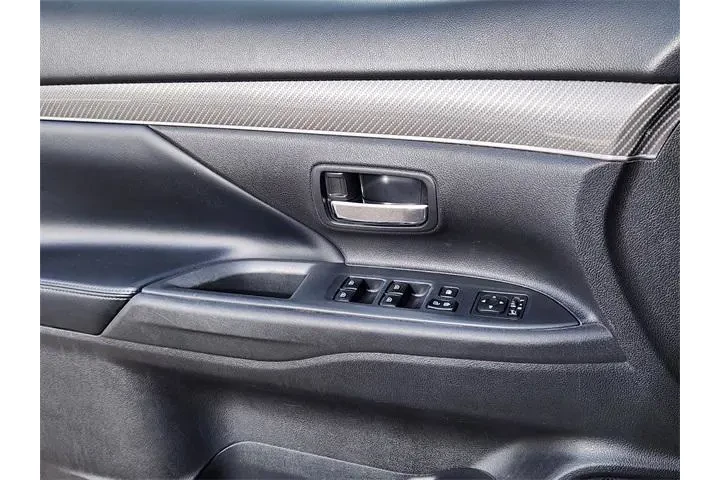 $12799 : Mitsubishi Outlander 2020 AW image 7