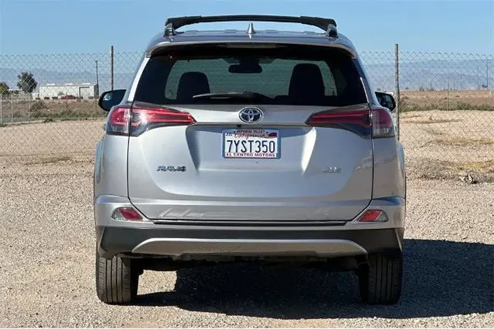 $20500 : Toyota RAV4 2017 XLE 4dr SUV image 5