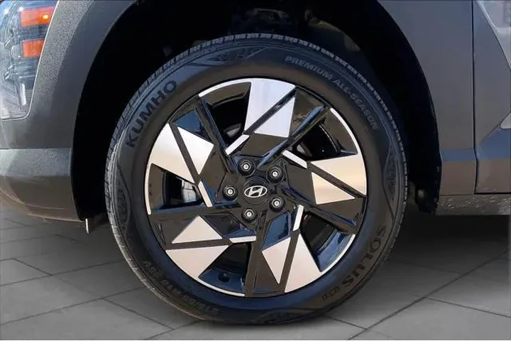 $21999 : Hyundai KONA 2025 AWD SEL 4d image 9