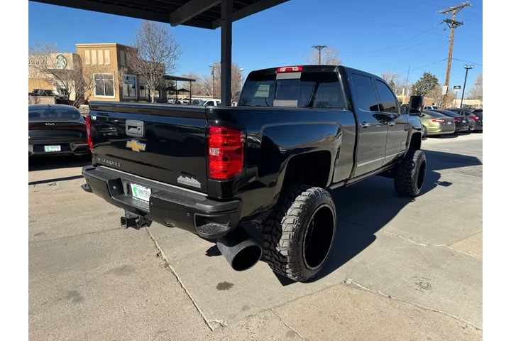 2015 Silverado 3500HD LTZ Cre image 5