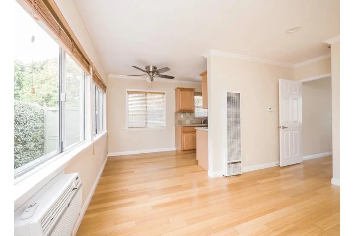 $2000 : 2 Bedroom Apt in Los Angeles image 3