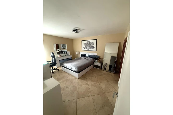 $1950 : Apto 2x2 image 1