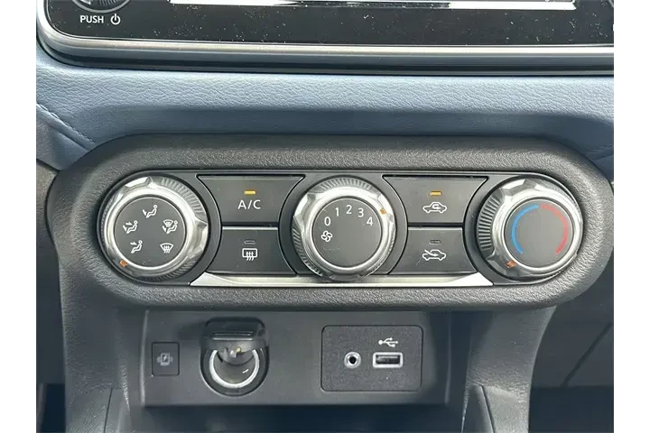 $16999 : Nissan Versa 2025 SV 4dr Sed image 6