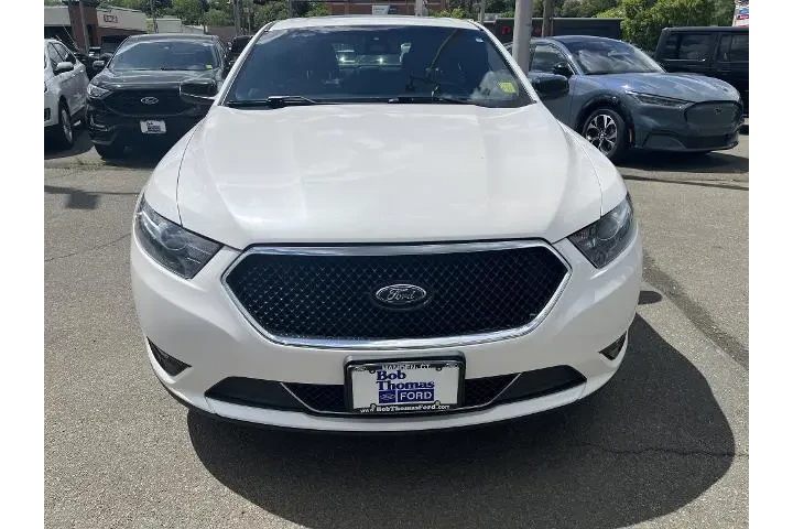 $25587 : Ford Taurus 2018 AWD SHO 4dr image 2