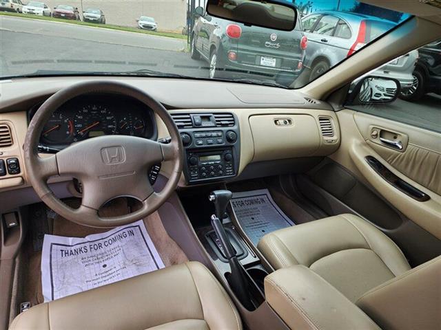 $3995 : 2000 Accord Sedan image 9