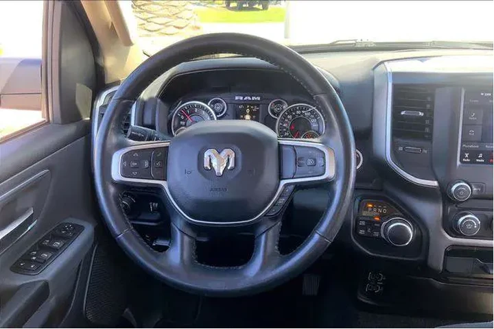 $32000 : Ram 1500 2020 4x4 Big Horn 4 image 5