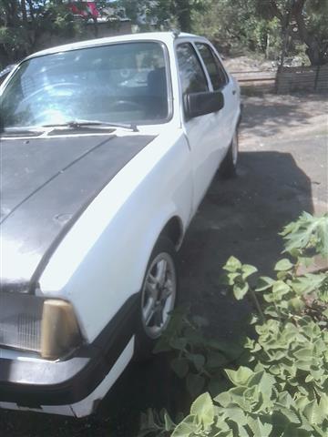 $1550 : Vendo mi Chevette 4 puertas image 4