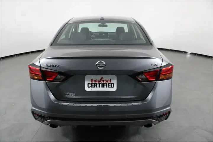 $16713 : Nissan Altima 2022 2.5 SR 4d image 10