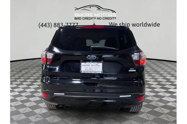 2017 Escape SE image 7