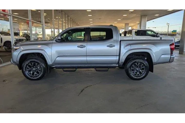 $30999 : Toyota Tacoma 2021 4x2 TRD O image 2