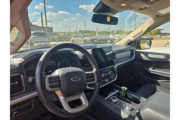 $39980 : Ford Expedition 2024 4x4 XLT image 5