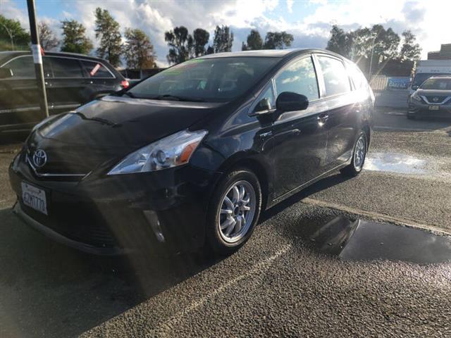 $9999 : 2013 Prius v Three image 4