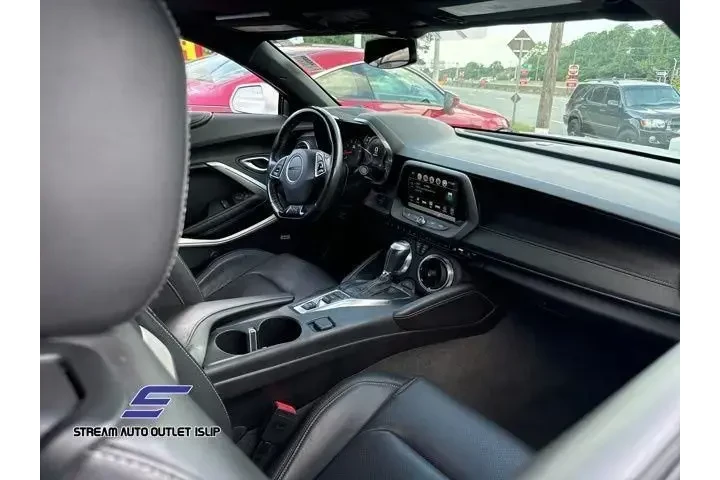 $33590 : Chevrolet Camaro 2018 SS 2dr image 9