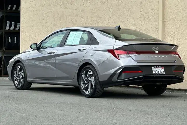 $22290 : Hyundai ELANTRA 2025 SEL Spo image 9