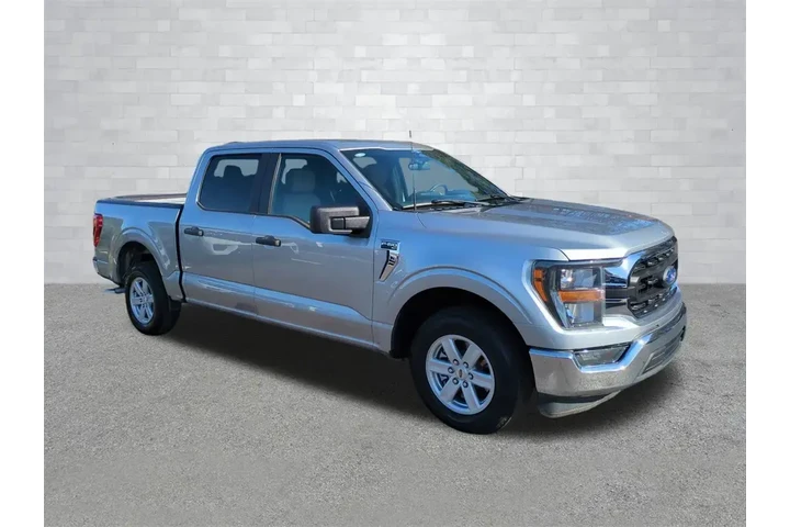 $31368 : Ford F-150 2023 4x2 XLT 4dr image 2