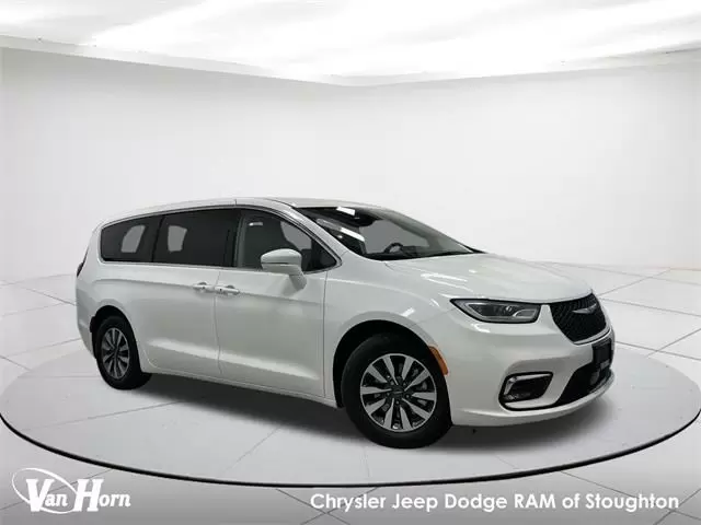 $28614 : Pre-Owned 2022 Pacifica Hybri image 1