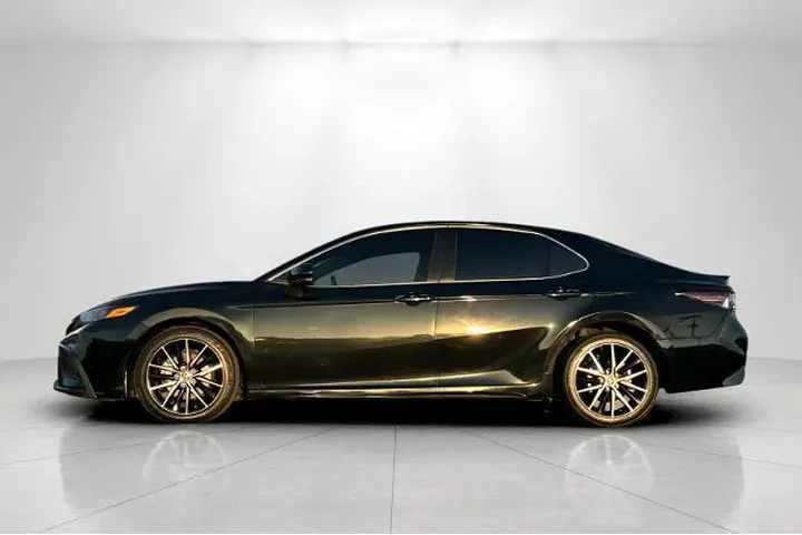 $18995 : Toyota Camry 2022 SE 4dr Sed image 6