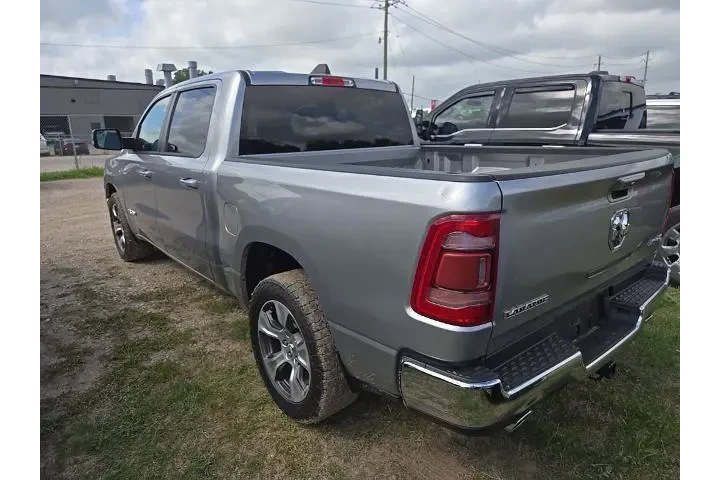 $35883 : Ram 1500 2023 4x4 Laramie 4d image 2