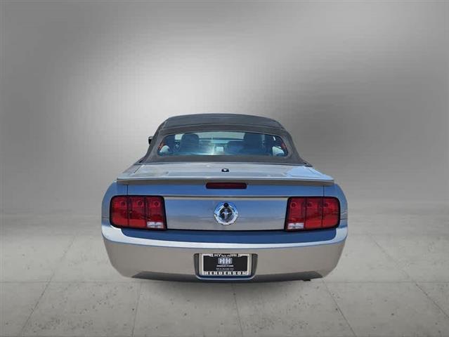 Pre-Owned 2008 Ford Mustang D image 7