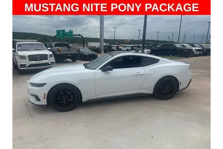 $30595 : Ford Mustang 2025 EcoBoost 2 image 3