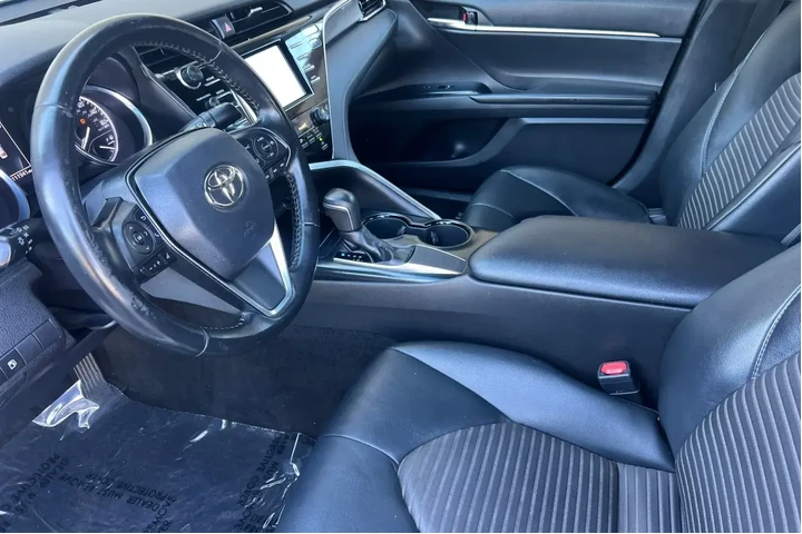 Toyota Camry 2018 SE 4dr Sed image 9