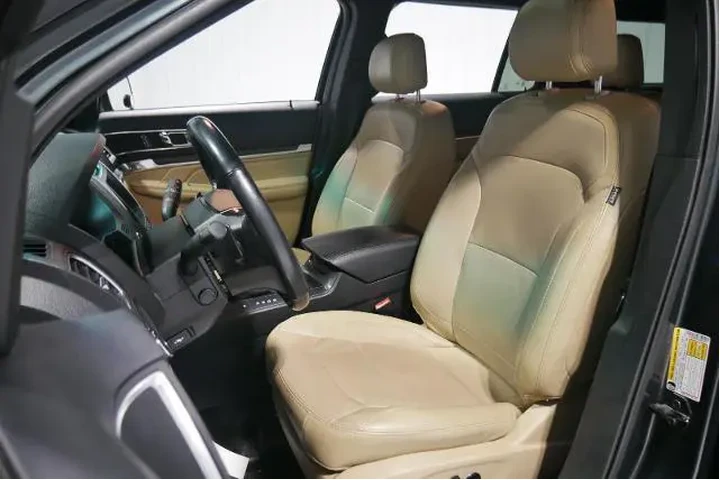 $17700 : Ford Explorer 2016 AWD Limit image 10