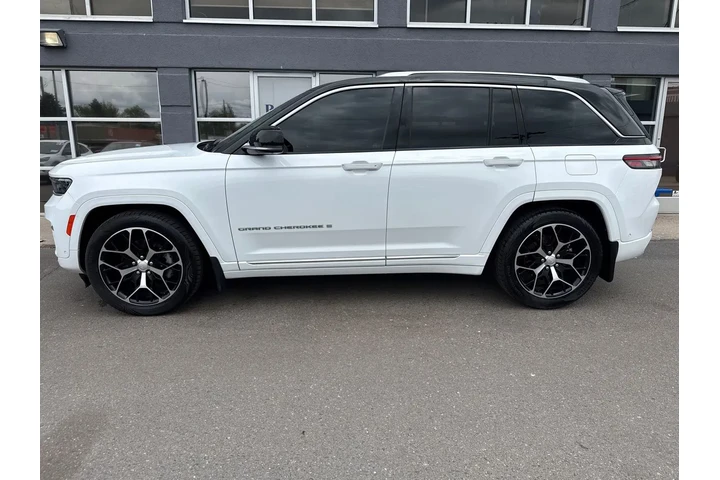 $24995 : 2022 Grand Cherokee Summit Re image 6
