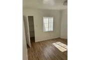 $1400 : South-Gate 3 & 1 Bath thumbnail